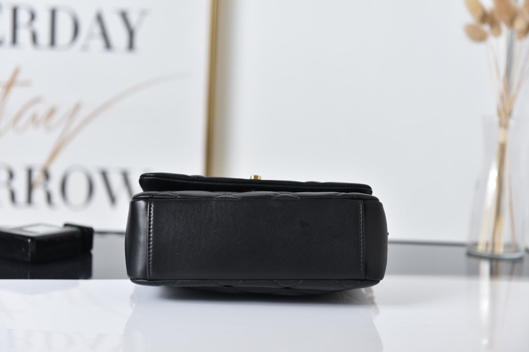 [TOP] CHANEL Flap Bag Side Logo w Chain Mini  - Black