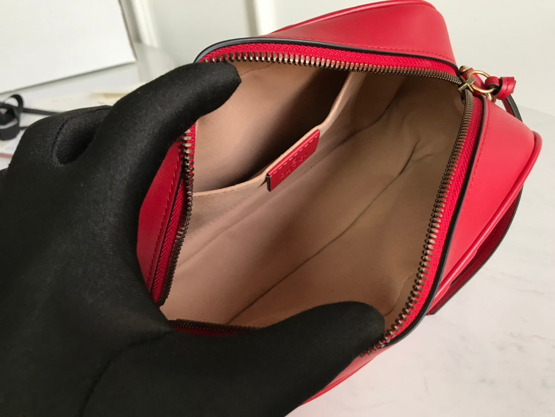 [TOP] GUCCI GG Marmont Small Matelasse Shoulder Bag - Red