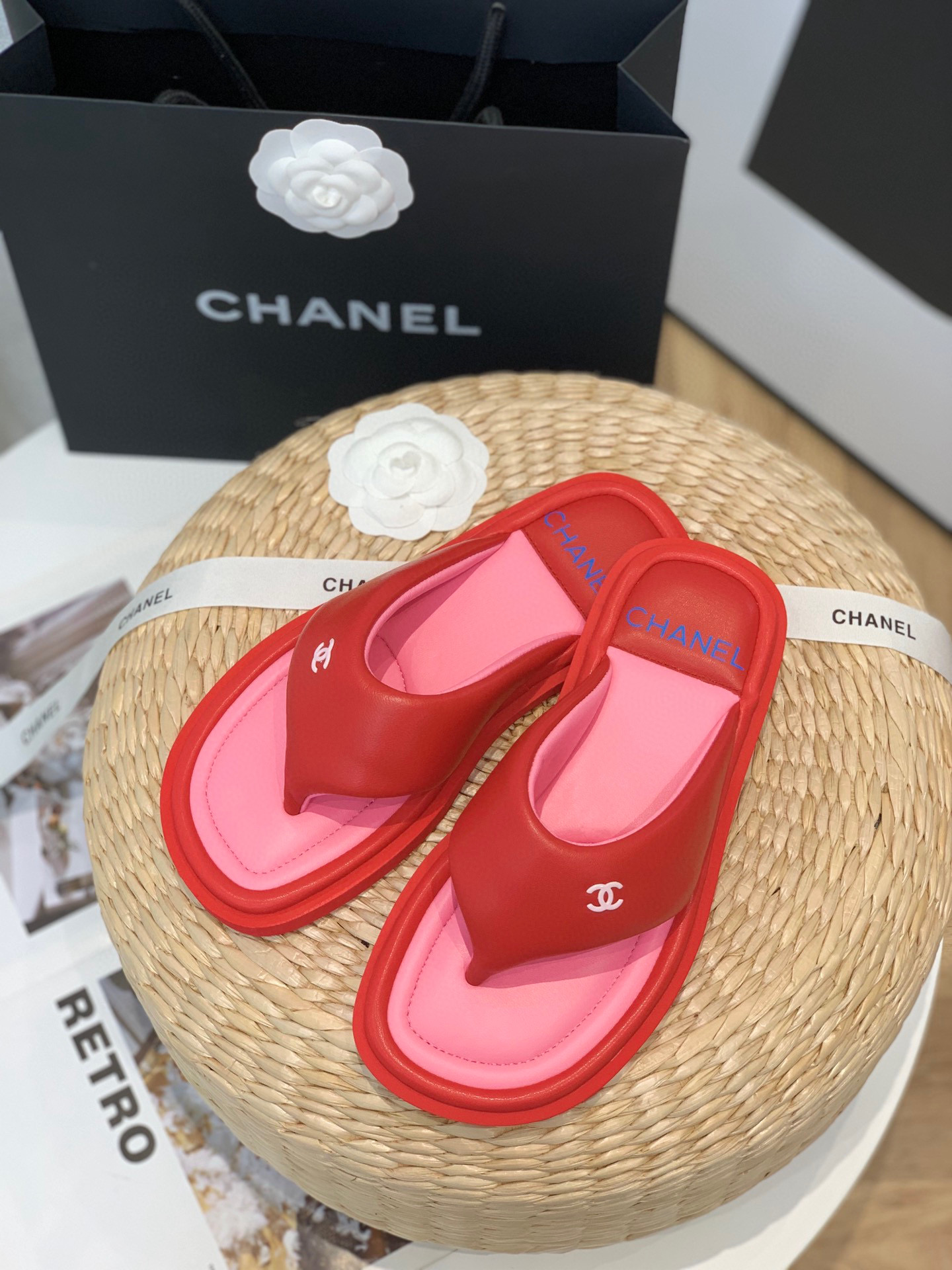 [TOP] CHANEL Puffy Thong Sandals Lambskin - 7 Colours