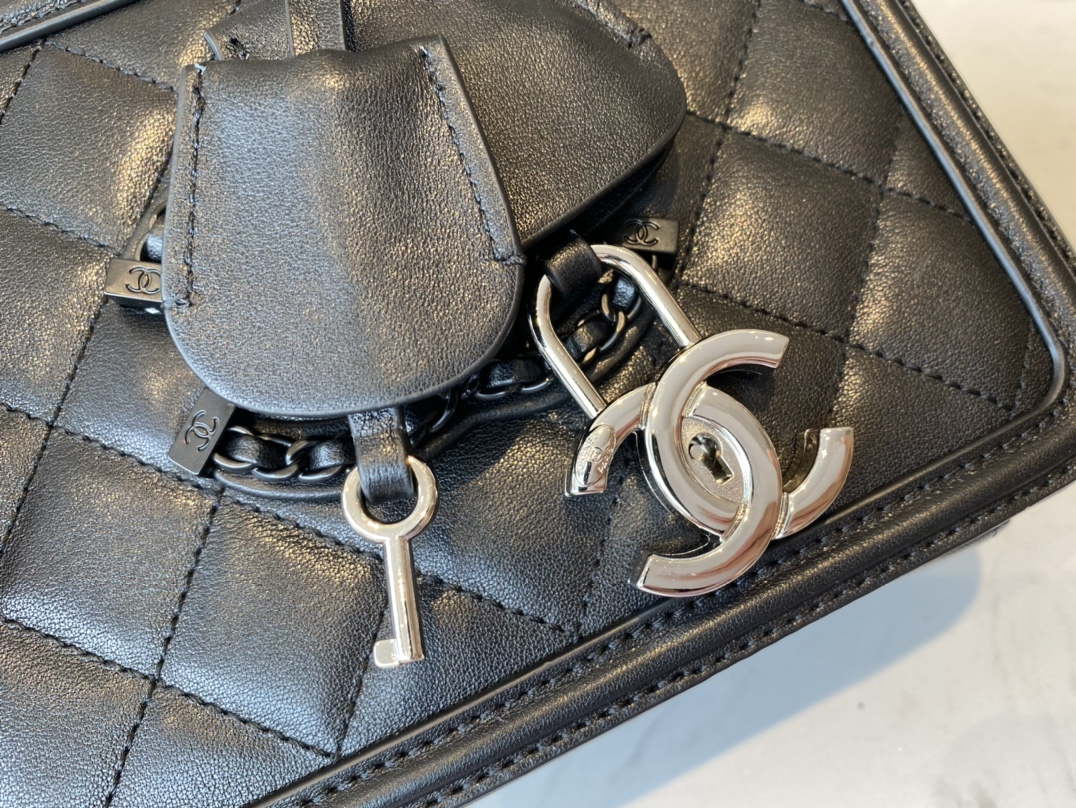 [TOP] CHANEL Vanity Case Small  - All Black