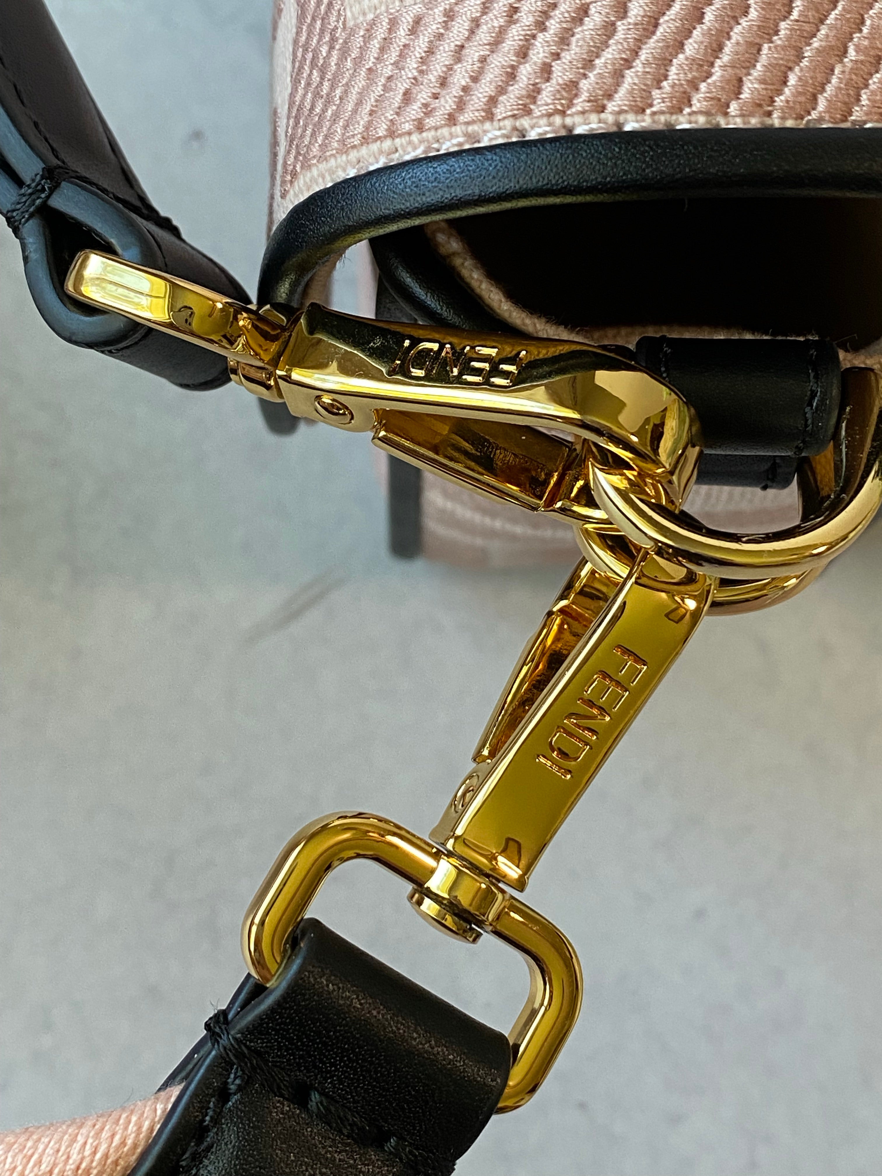 [TOP] FENDI FENDI Baguette Canvas Bag - Pink