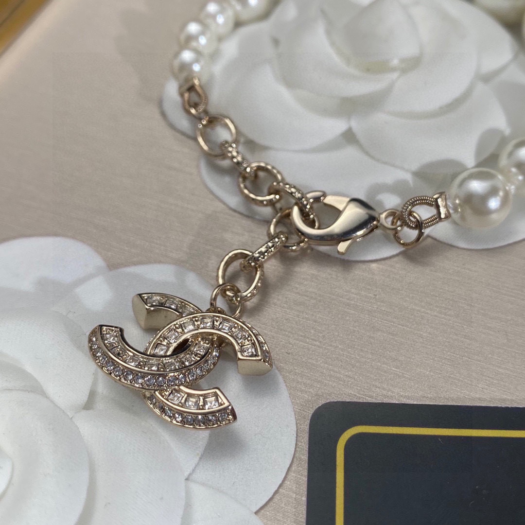 [TOP] CHANEL Diamonds Logo Pearls Bracelet