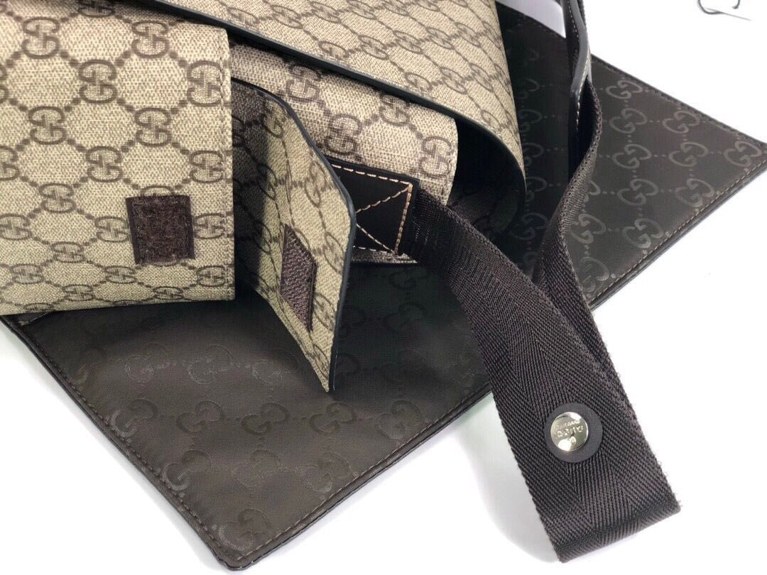 [TOP] GUCCI Supreme Diaper Bag