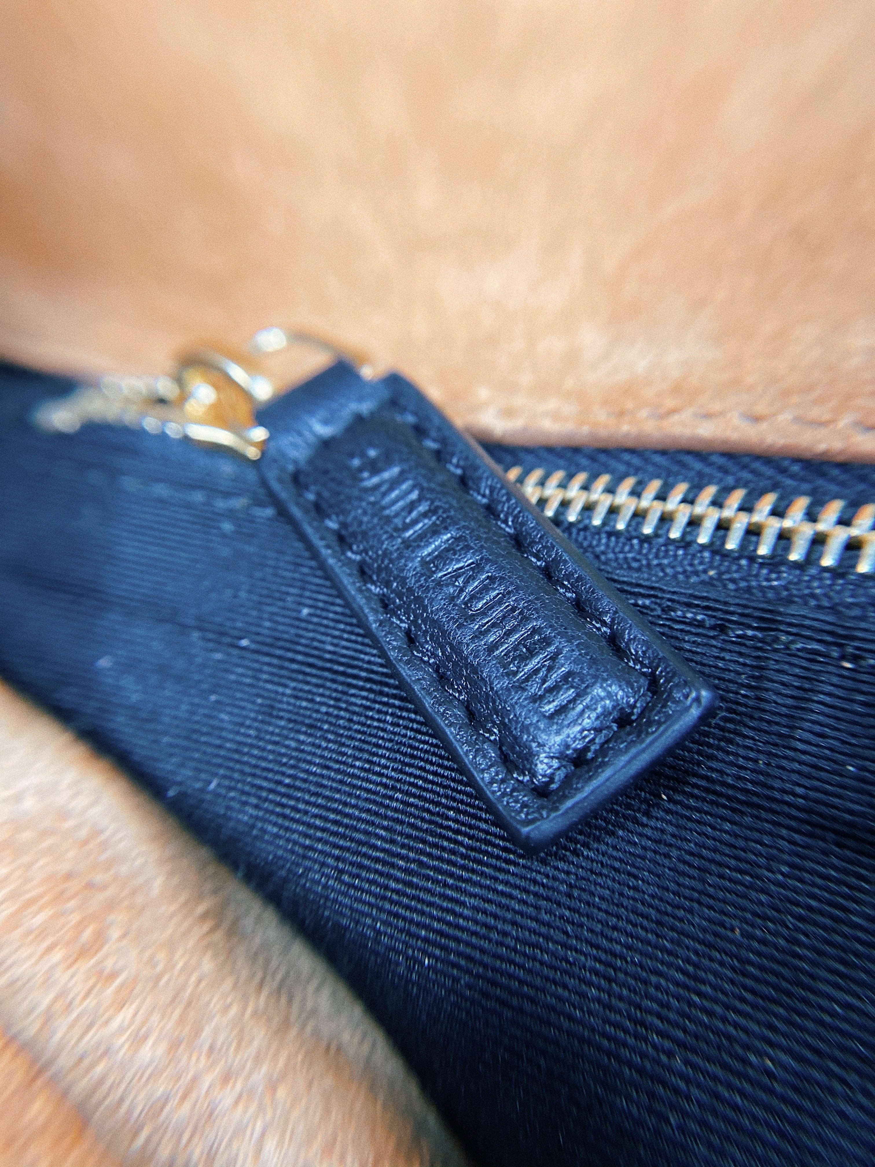 [TOP] Yves Saint Laurent YSL YSL LouLou Puffer Medium Suede Leather 35X23X13.5cm - BROWN