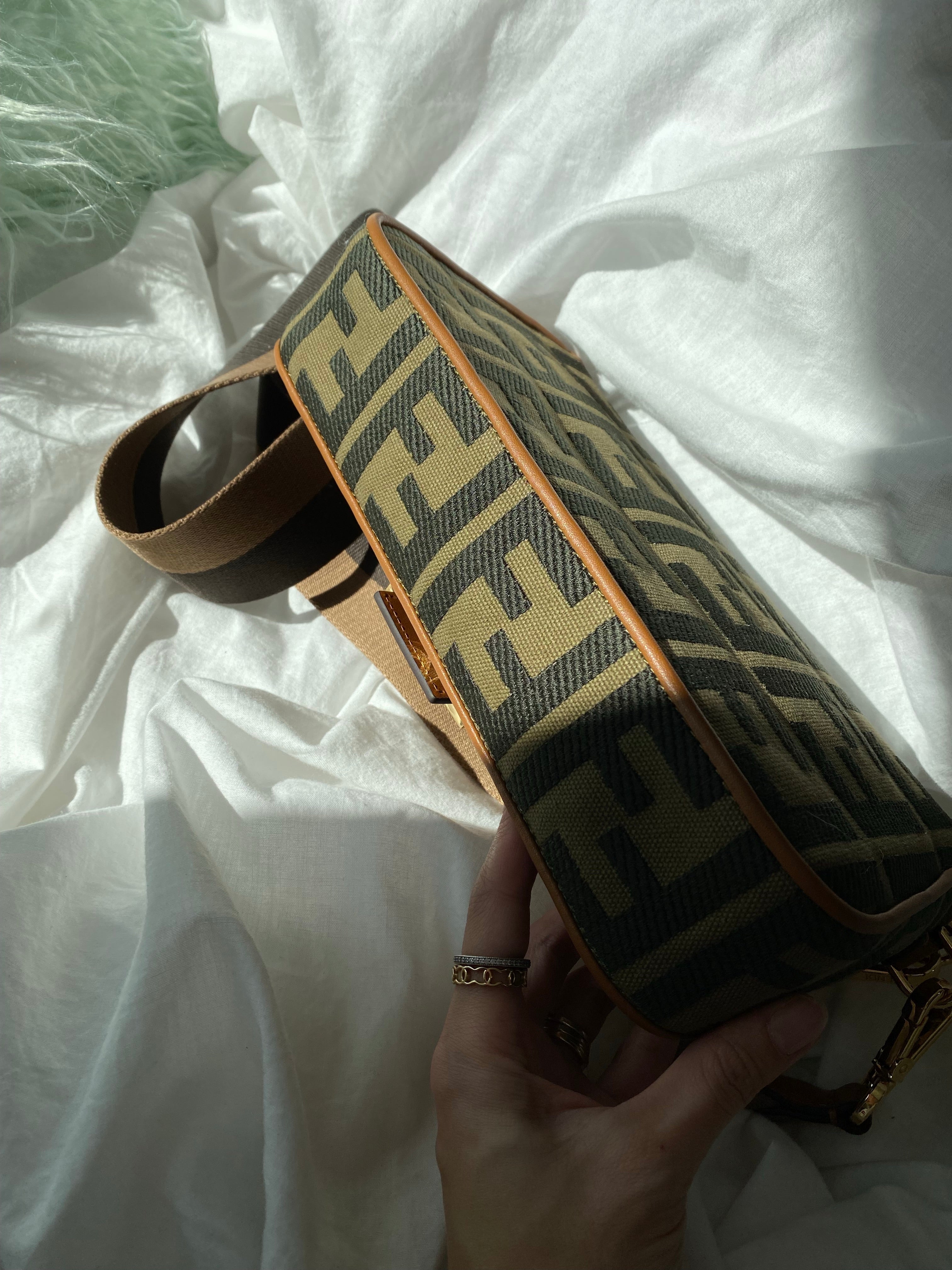 [TOP] FENDI Baguette Canvas Crossbody Bag - Brown