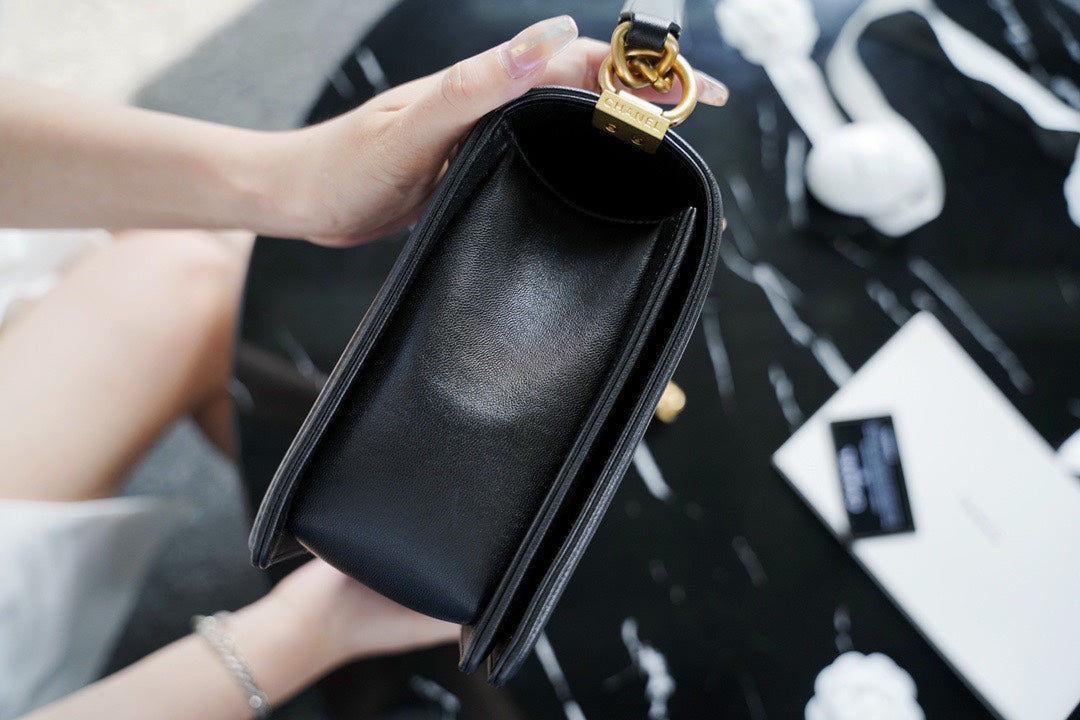 [TOP] CHANEL Le Boy Bag Quilted Large 30cm - Black