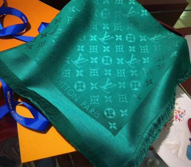 [TOP] Louis Vuitton LV L*V Big Square Scarf - Green