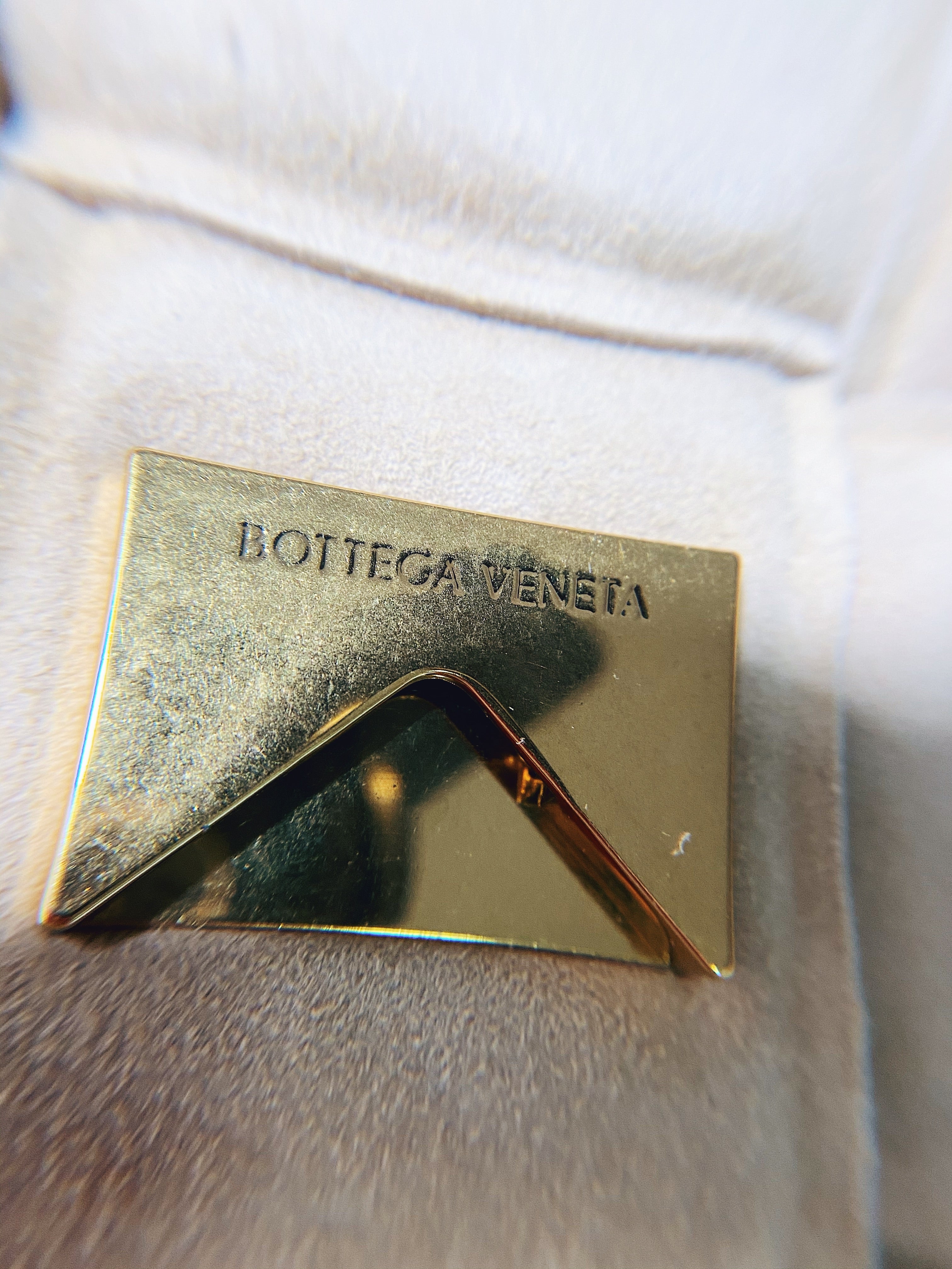 [TOP] Bottega Veneta BV  Padded Suede Bag - Cream