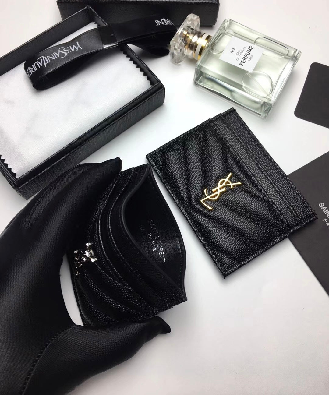 [TOP] Yves Saint Laurent YSL Card Holder Caviar Skin - Black