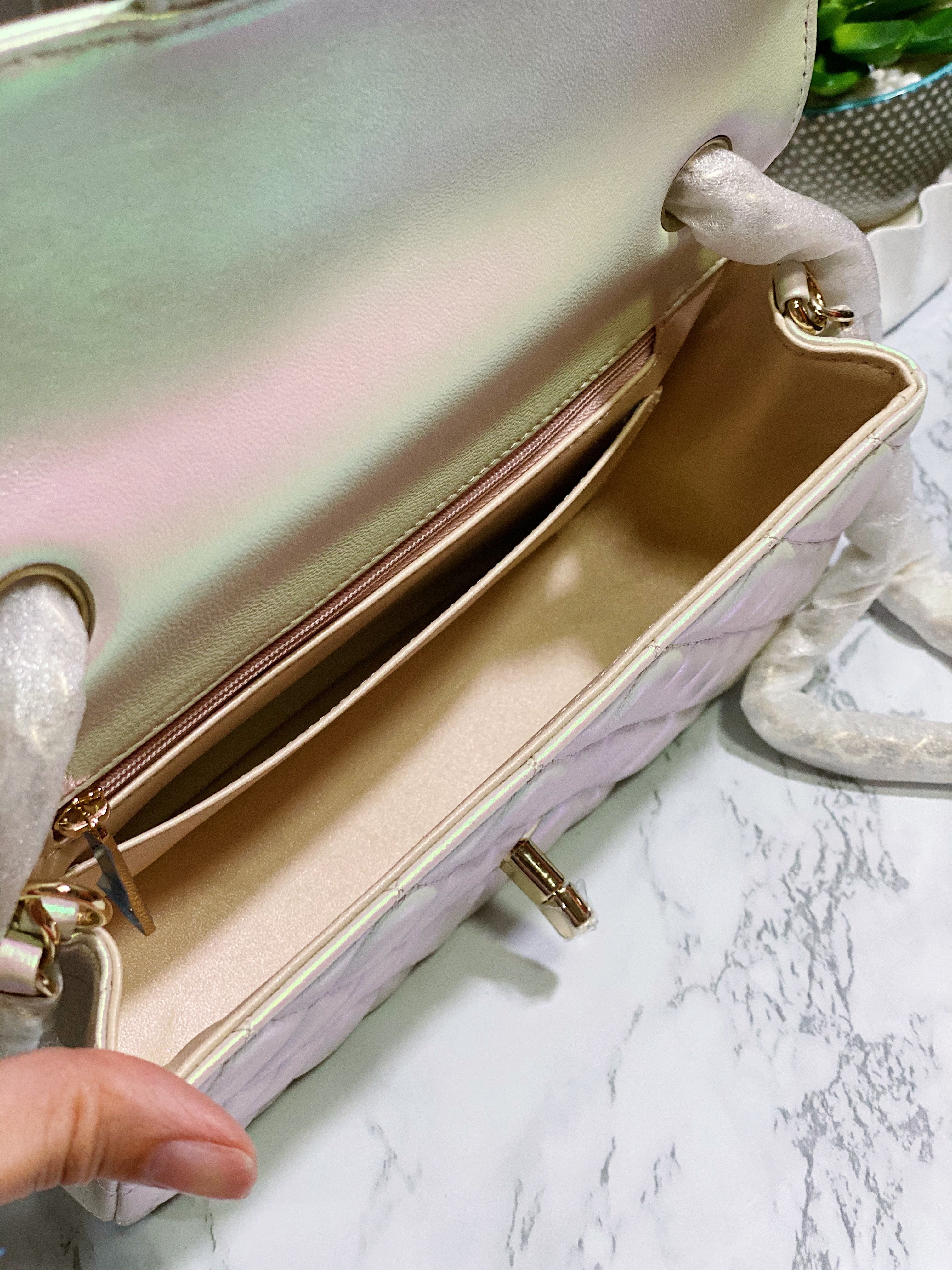 [TOP] CHANEL Classic Flap Bag Outside Thread Mini 20CM - White Iridescent