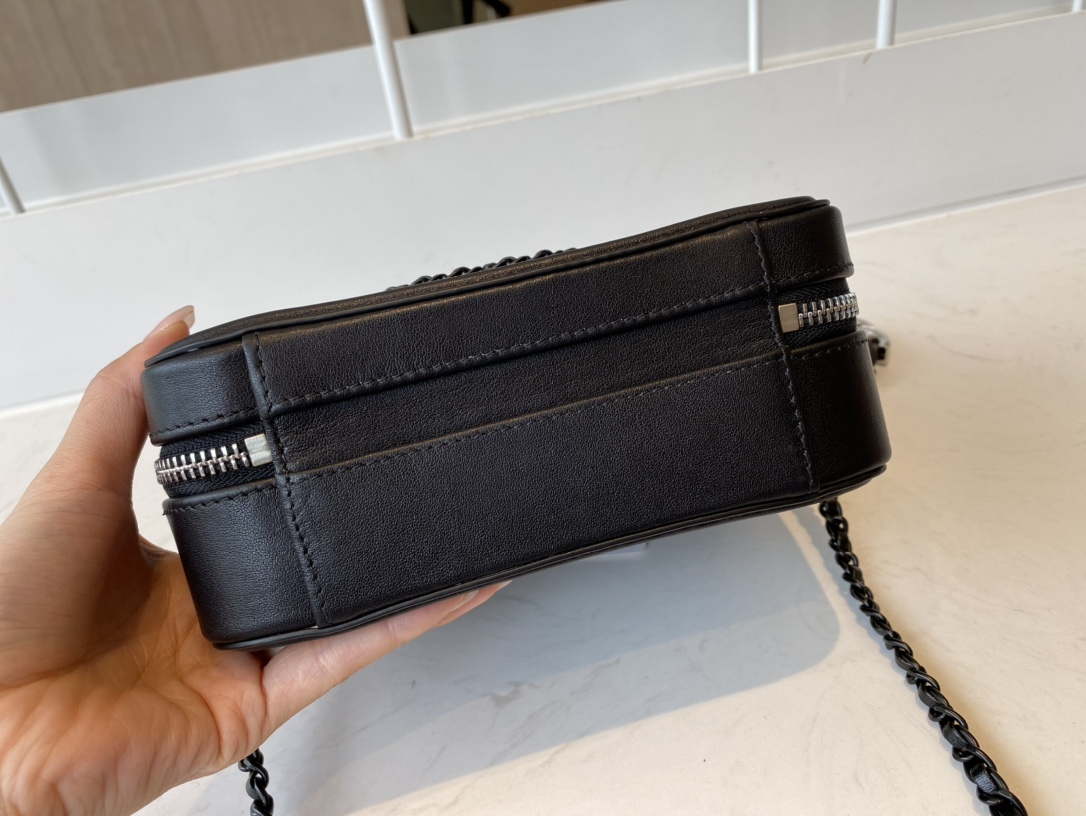 [TOP] CHANEL Vanity Case Small  - All Black