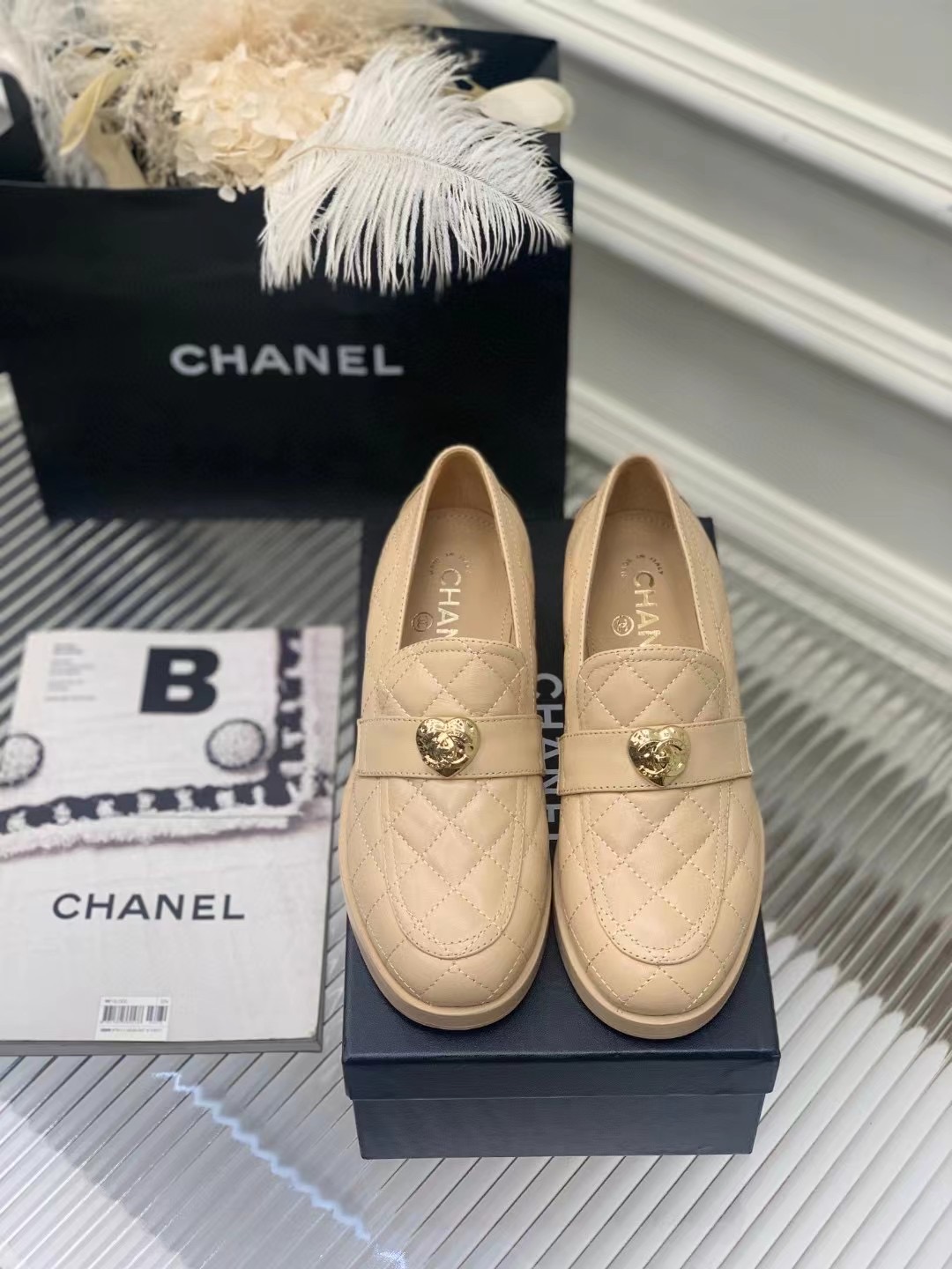 [TOP] CHANEL Leather Loafers Heart Logo - 4 Colours
