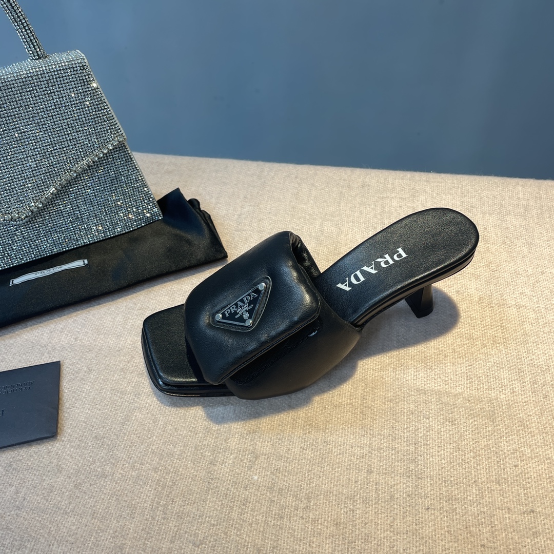 [TOP] PRADA Soft Padded Nappa Sandals - 2 Color