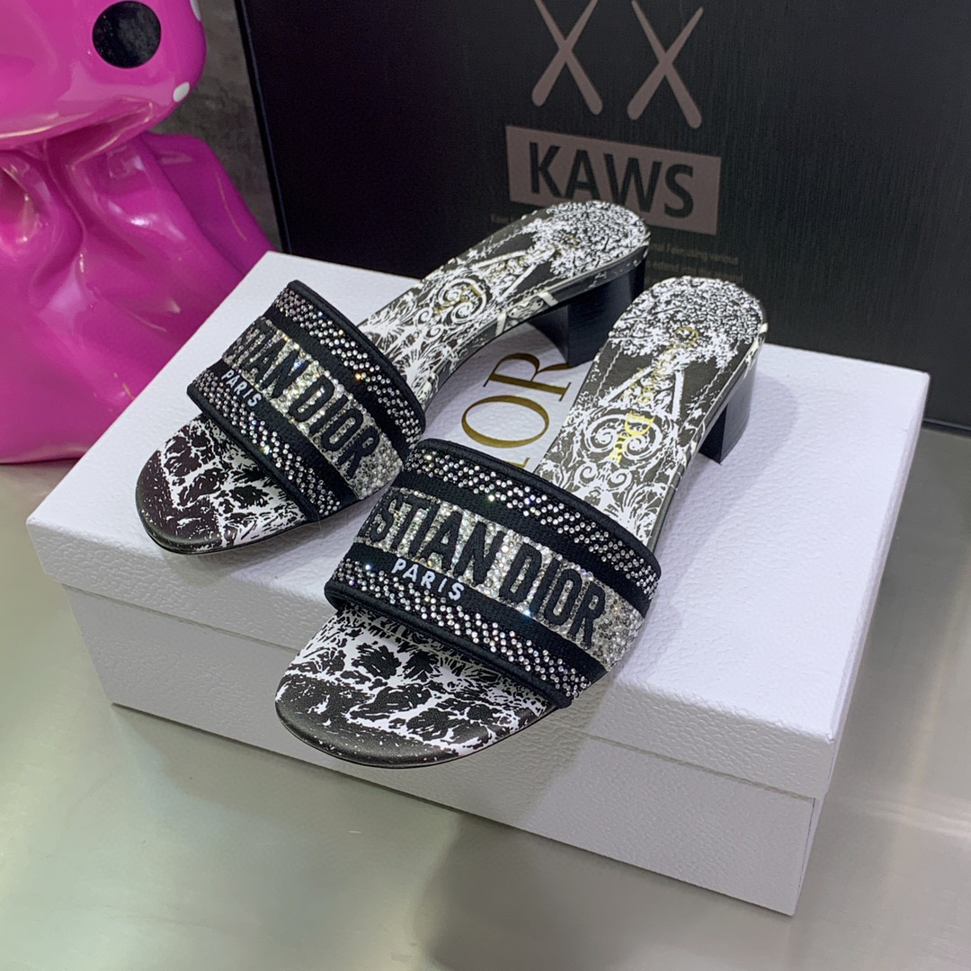 [TOP] Christian Dior Around the World Stella Embroidered high heels Slides - 5 Colours