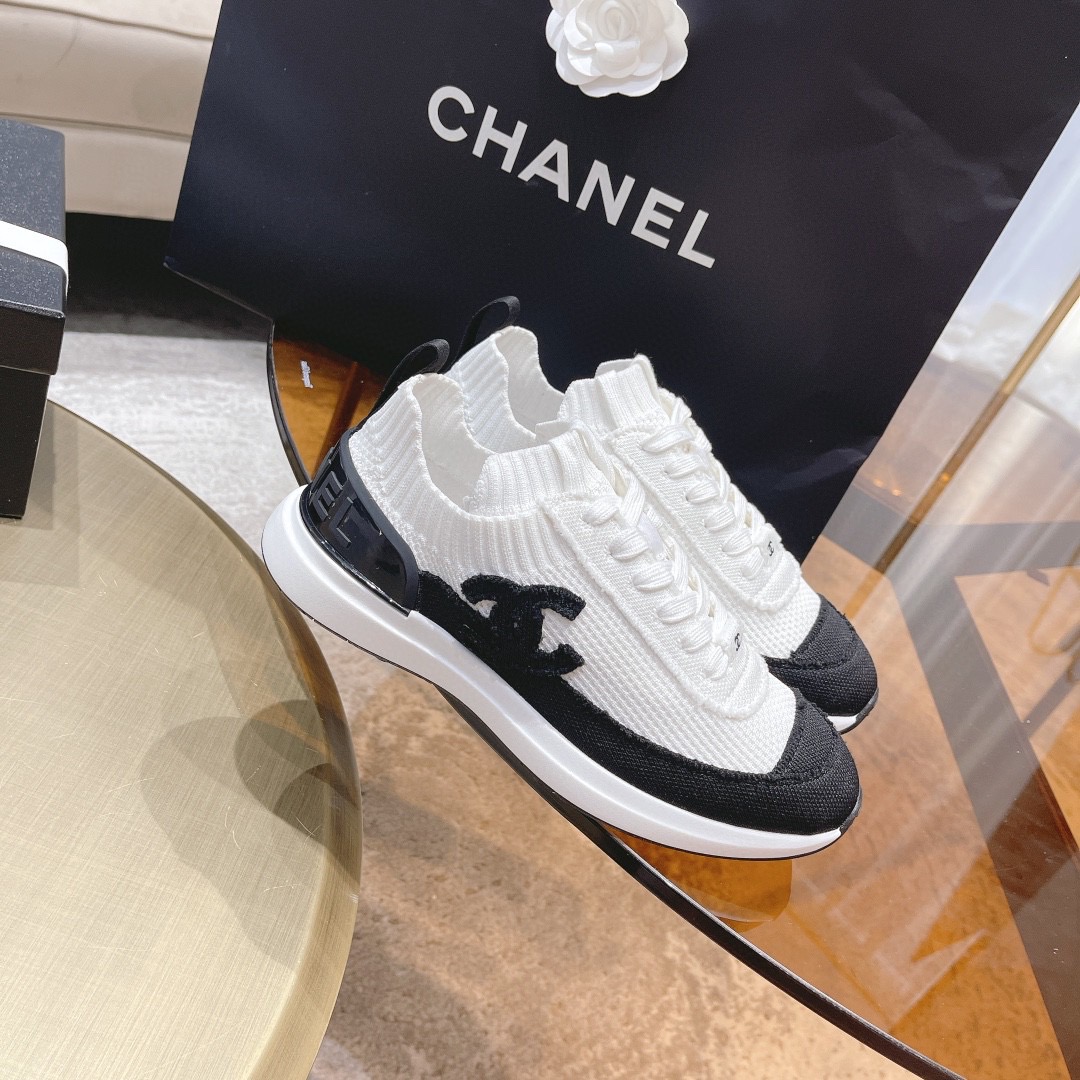 [TOP] CHANEL Sneaker - White & Black