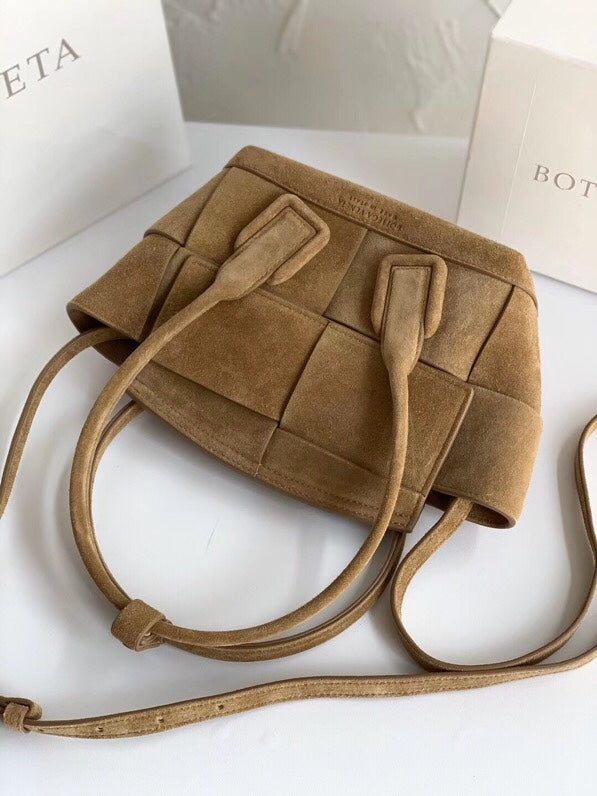 [TOP] Bottega Veneta BV Mini Arco 29 Sude Bag - Brown