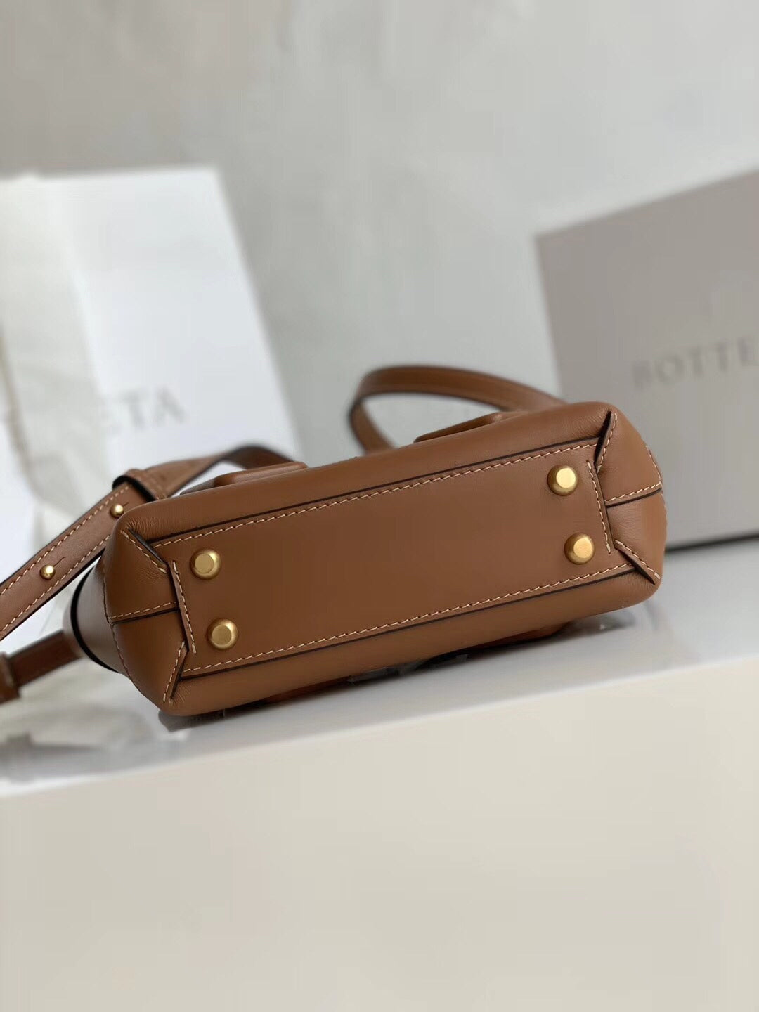 [TOP] Bottega Veneta BV Mini Arco 29 Leather Bag - Brown