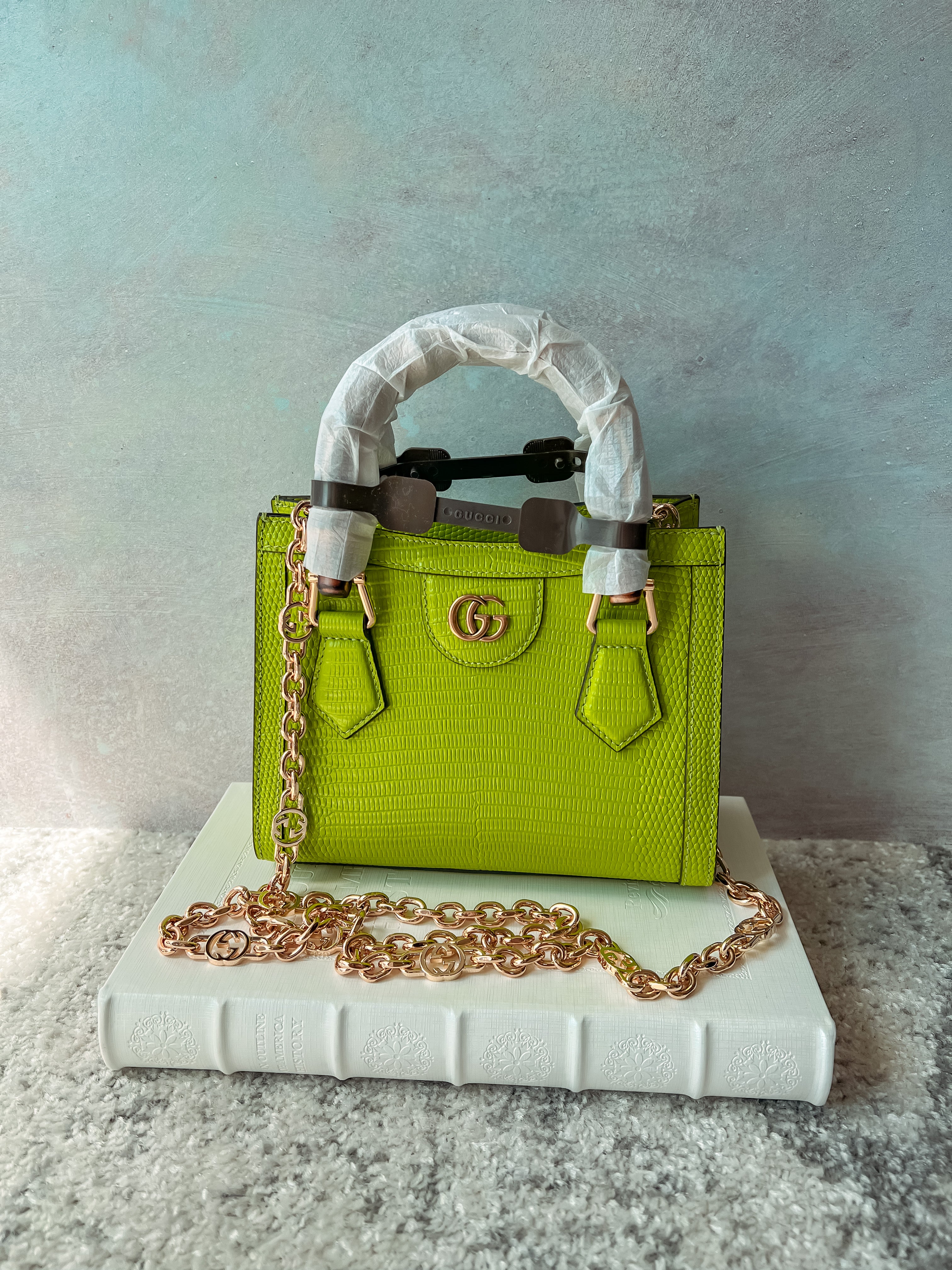 [TOP] GUCCI G*G Diana Mini Wood Handle Lizard Bag - Neon Green