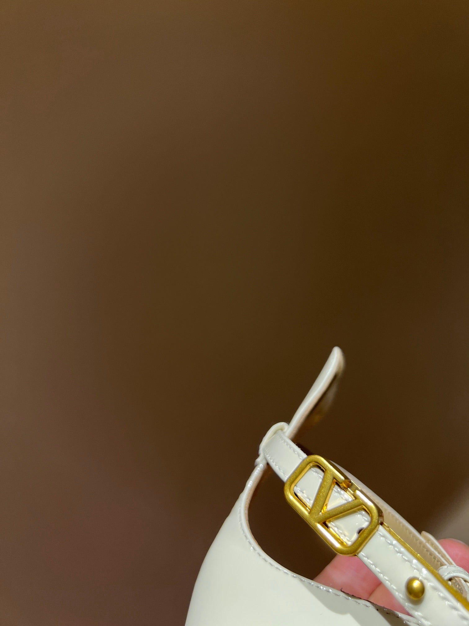 V[TOP] VALENTINO alentino Tango Patent Leather Pumps - Ivory