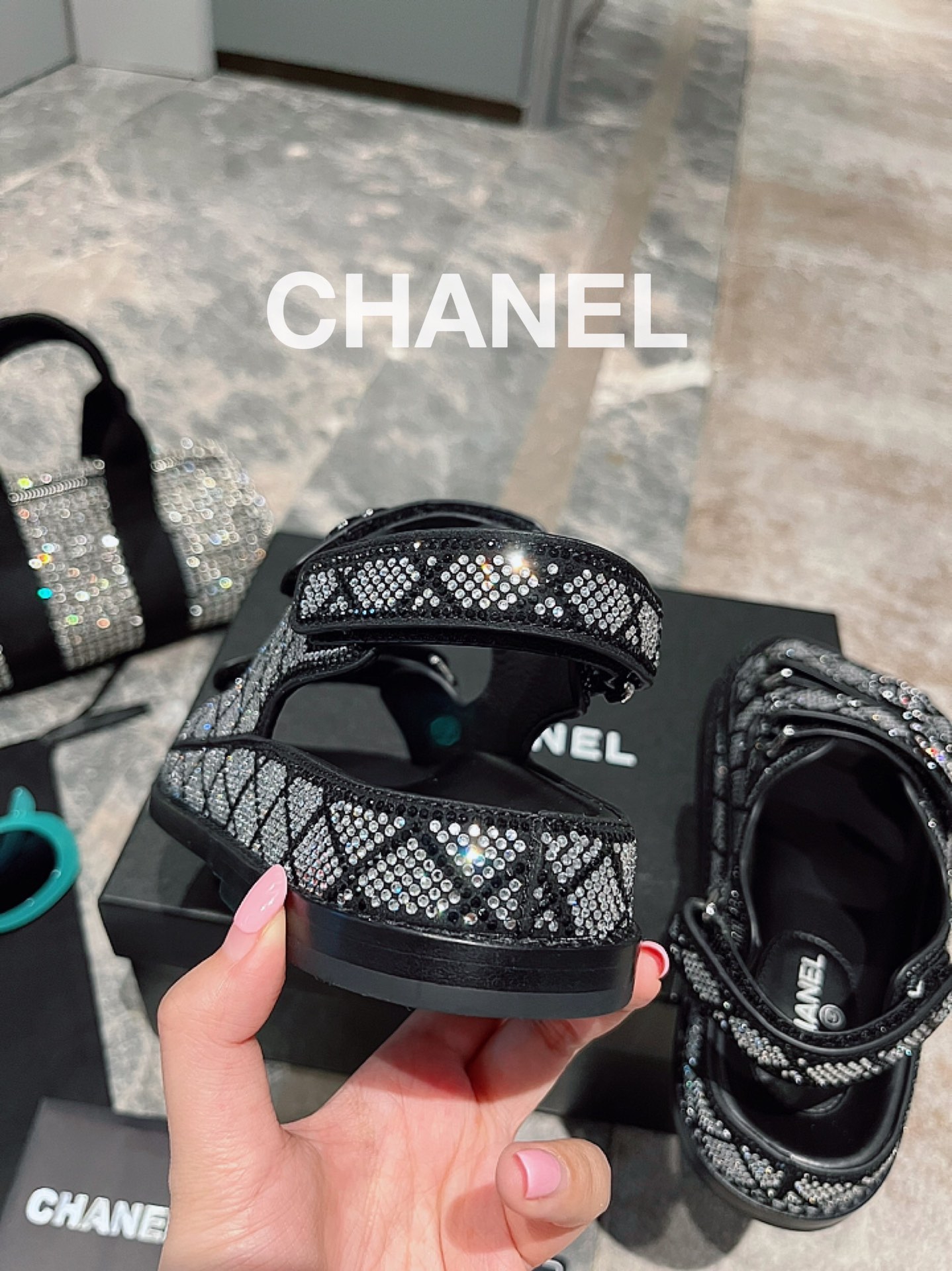 [TOP] CHANEL 22ss Velcro Beach Sandals - Black