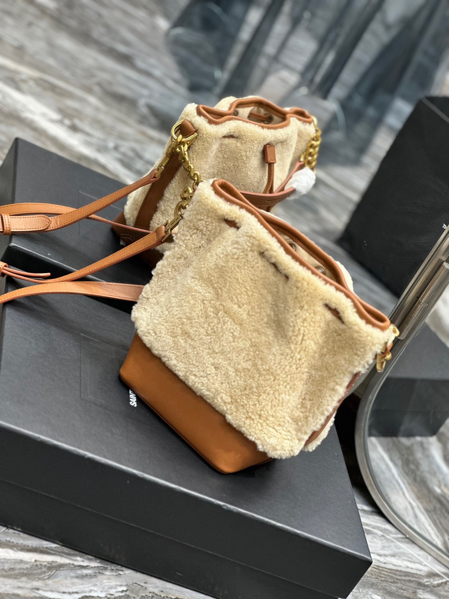 [TOP] Yves Saint Laurent YSL EMMANUELLE Bucket Bag