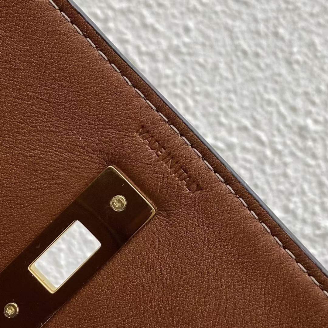 [TOP] CELINE Bucket 16 Bag - Brown