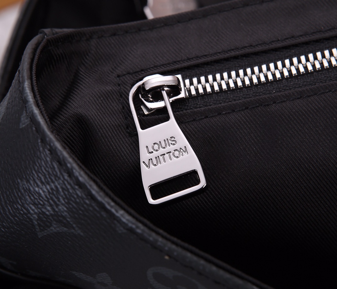 [TOP] Louis Vuitton LV Messenger PM Voyager Small Messenger Bag