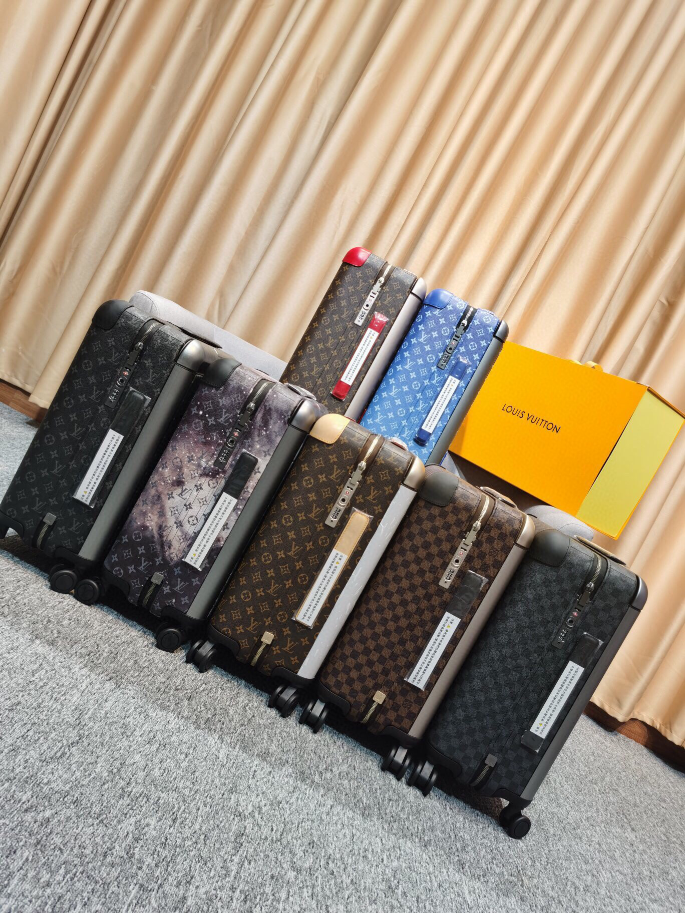 [TOP] Louis Vuitton LV Rolling Luggage Horizon 55 - 7 Colours