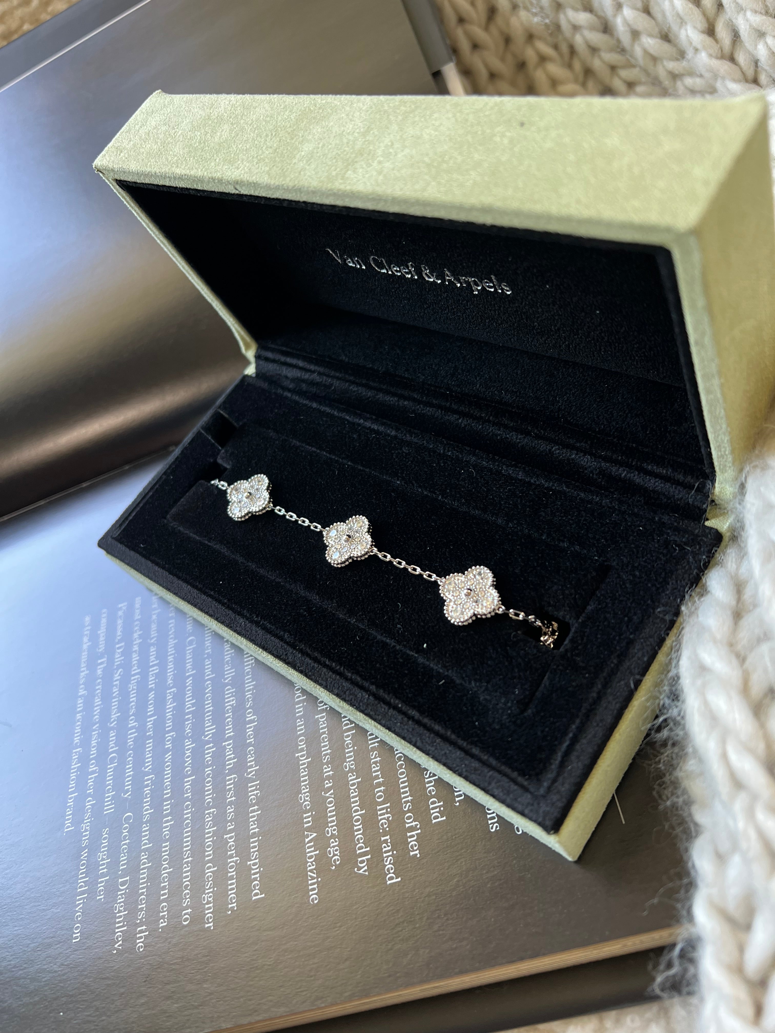 [TOP] Van Cleef & Arpels VCA Alhmabra 5 Motifs Stones Bracelet - Silver