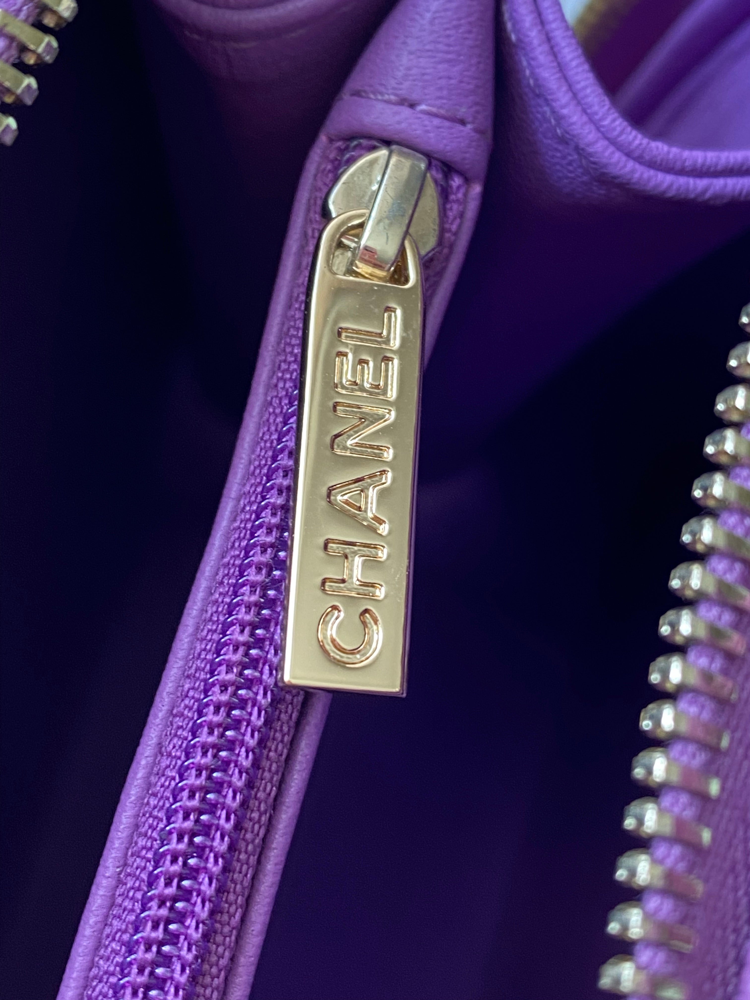 [TOP] CHANEL Vanity Case Caviar Quilted Medium - Purple