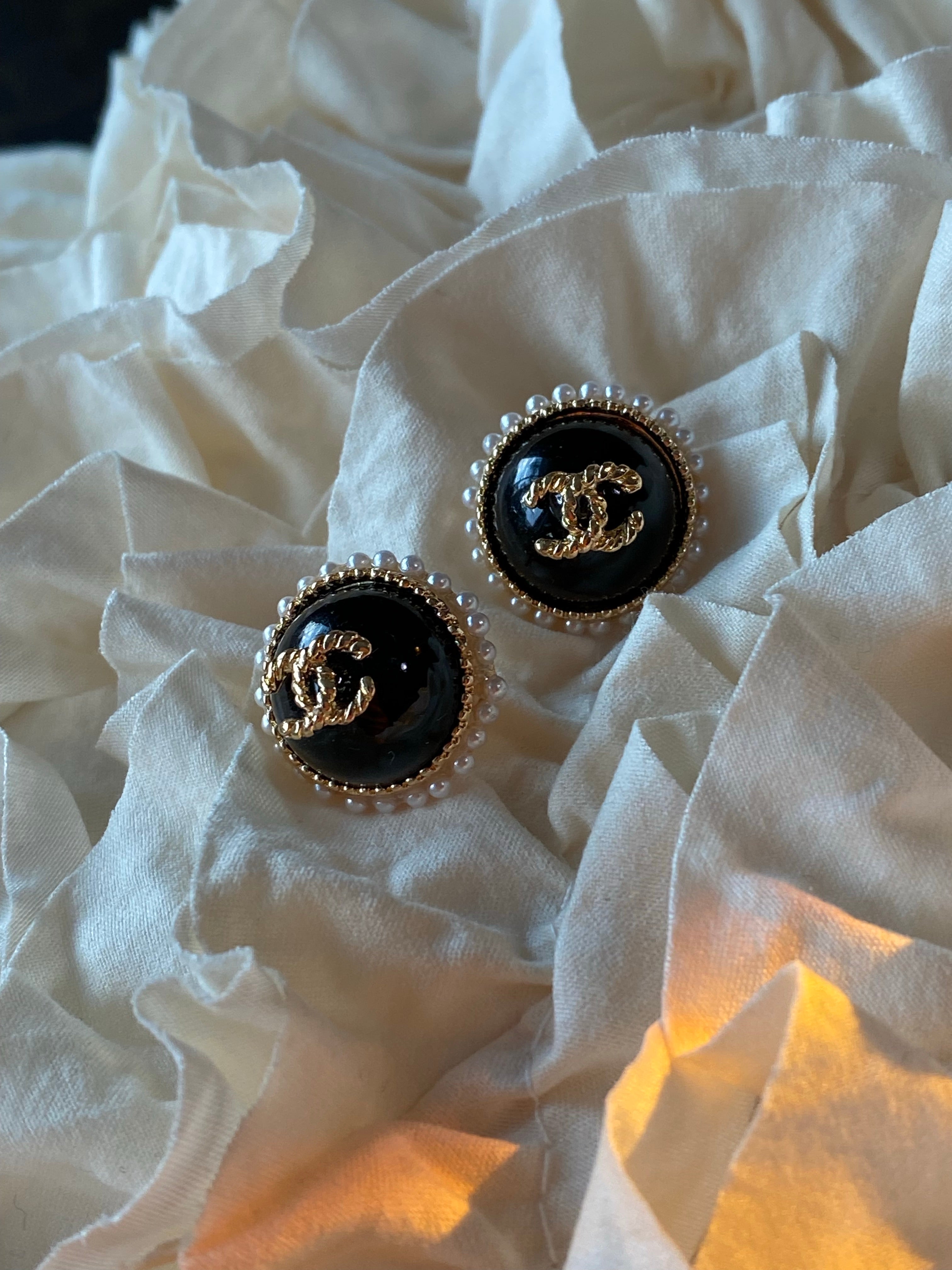 [TOP] CHANEL Stud Lady Earrings