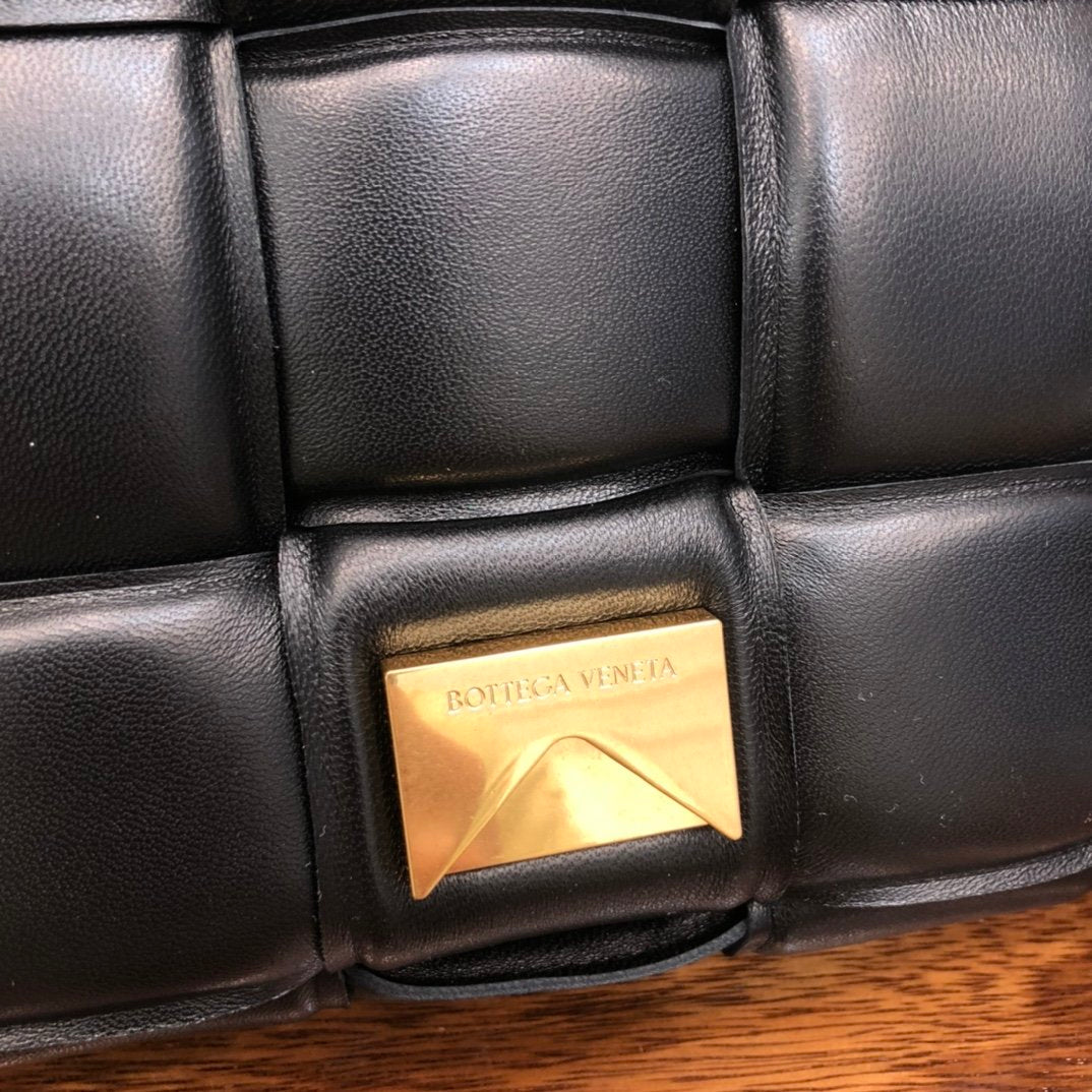 [TOP] Bottega Veneta BV  Chain Bag - Black