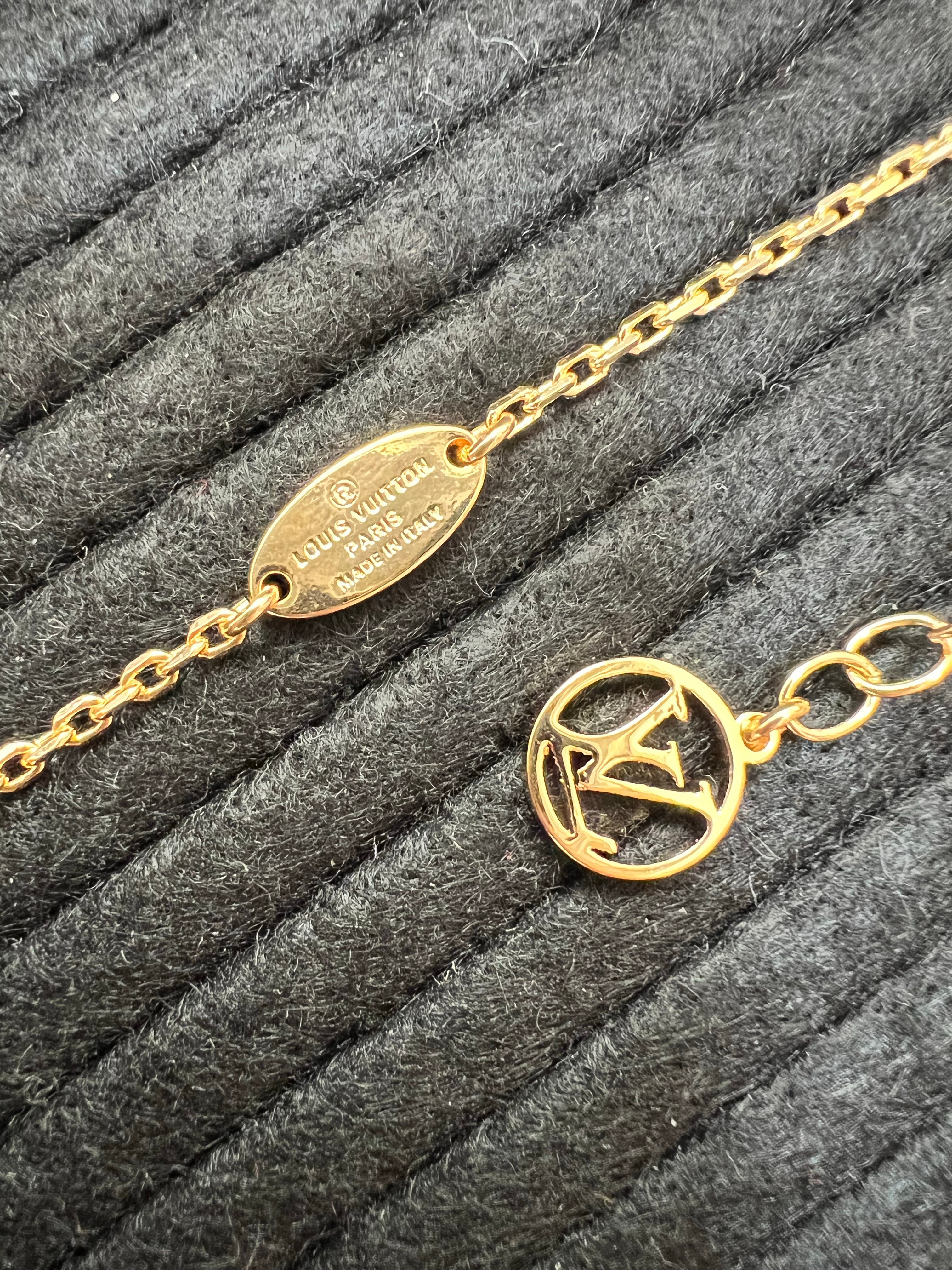 [TOP] Louis Vuitton Heart Earrings & Necklace - Gold