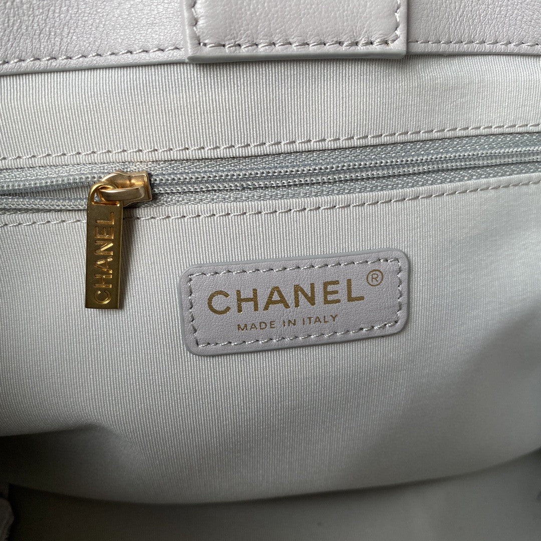 [TOP] CHANEL Matelasse Tote Calfskin  Small  - Grey