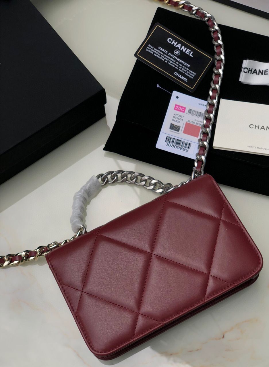 [TOP] CHANEL 19 WOC Bag Quilted - Burgundy & SHW