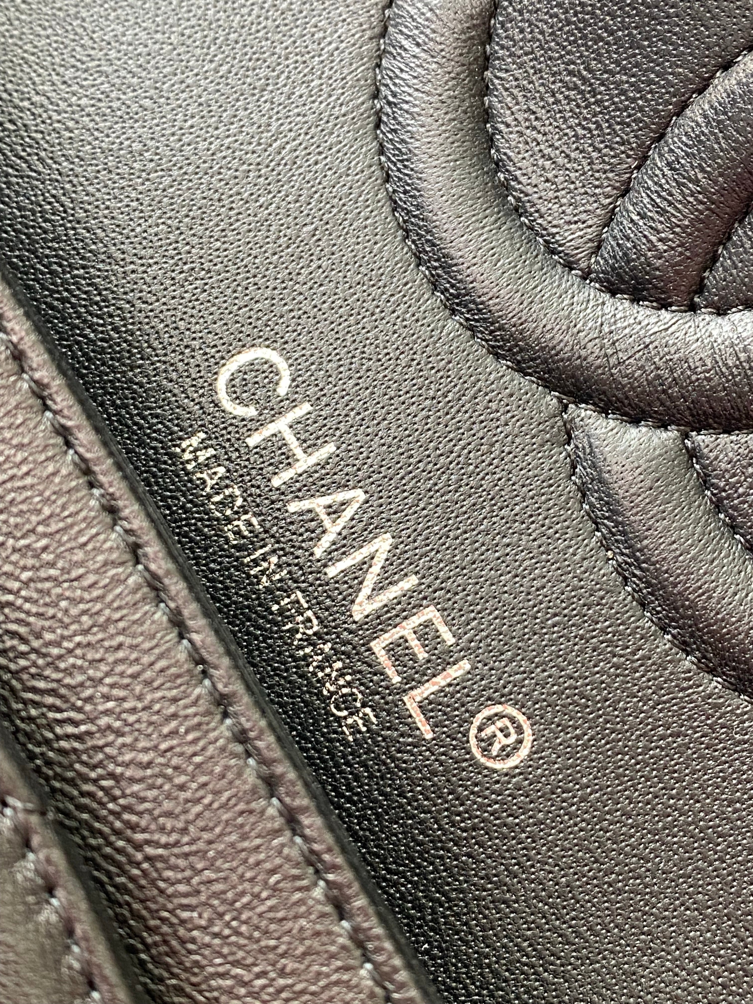 [TOP] CHANEL Classic Flap Bag Lambskin Medium 25.5cm –  All Black