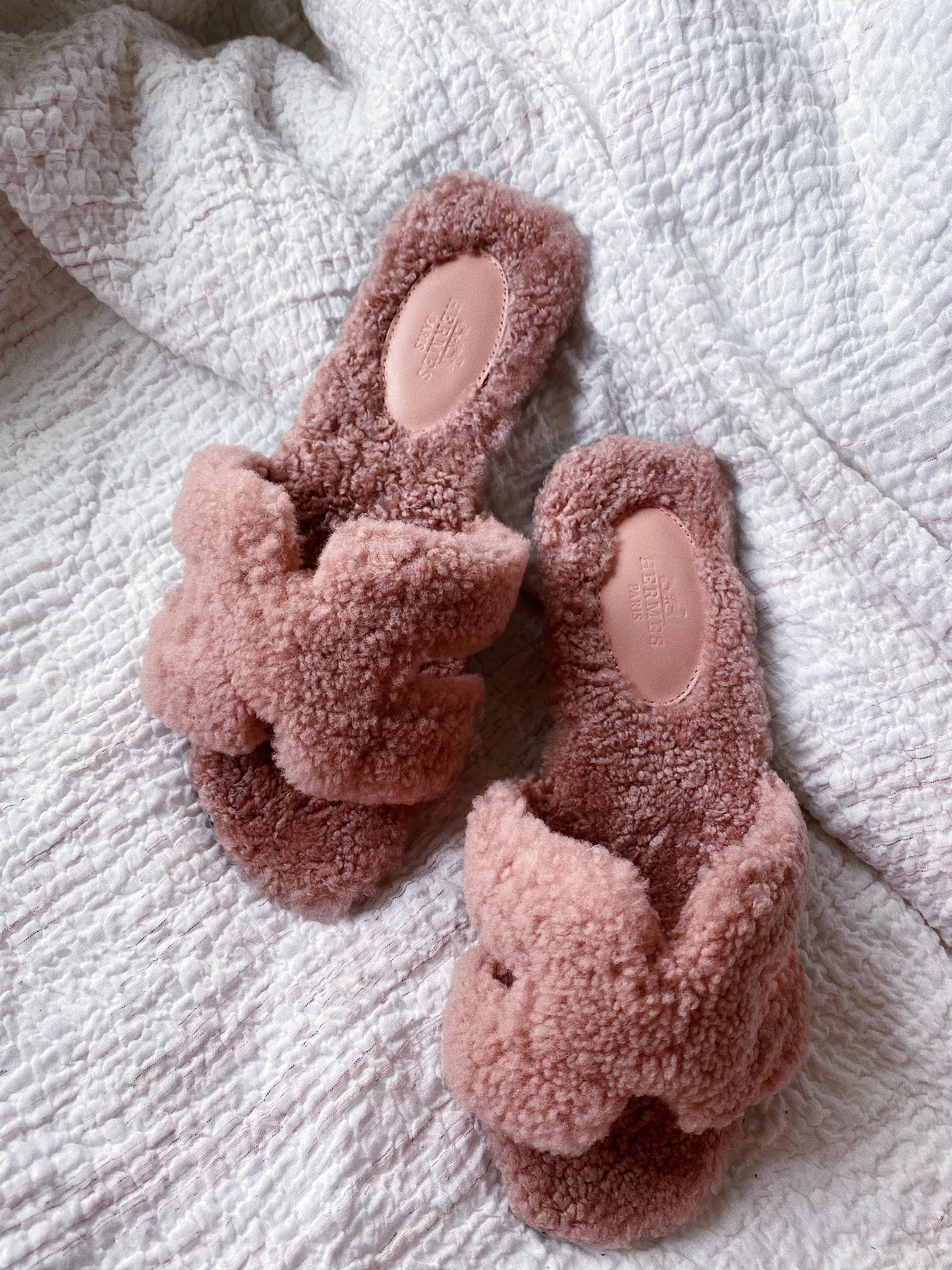 [TOP] HERMES Oran Open Toes Teddy Bear Sandals - Dusty Rose