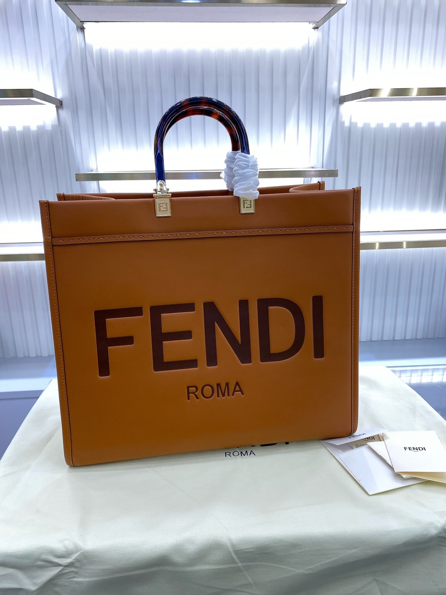 [TOP] FENDI LARGE WOMEN SUNSHINE TOTE LEATHER BAG