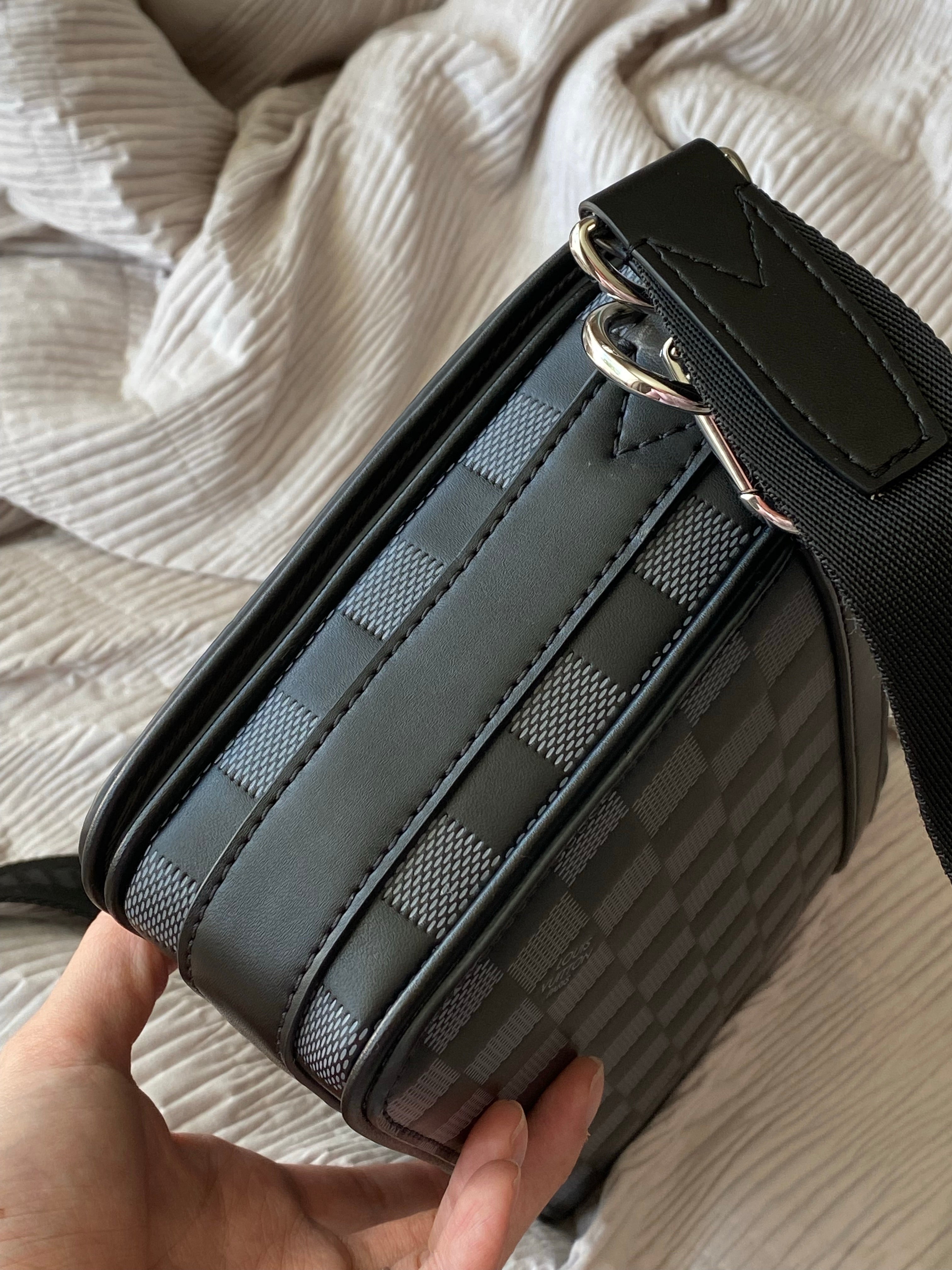 [TOP] Louis Vuitton LV  Messenger Bag 24 x 14 x 5 cm- Black