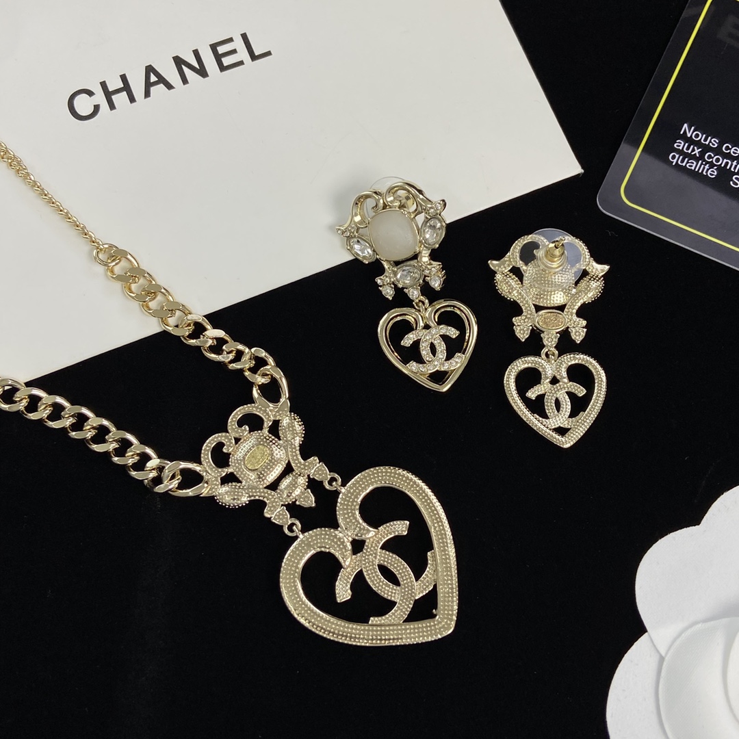 [TOP] CHANEL Necklace Earrings Set