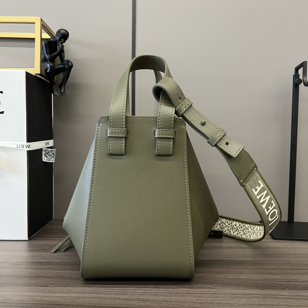 [TOP] LOEWE Calfskin Hammock Bag 19.5*14.4*20.8 cm -Green
