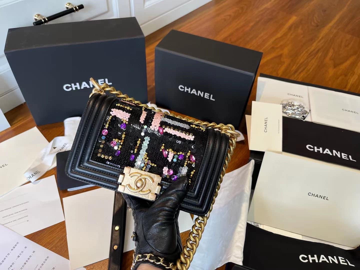 [TOP] CHANEL Le Boy Bag Sequin and Stones Small 20cm - Black & GHW