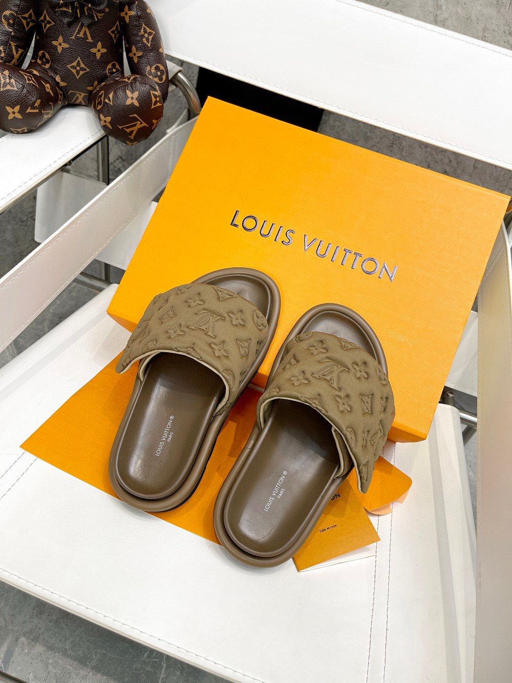 [TOP] Louis Vuitton LV Puffy Sandals Lambskin - 5 Colours