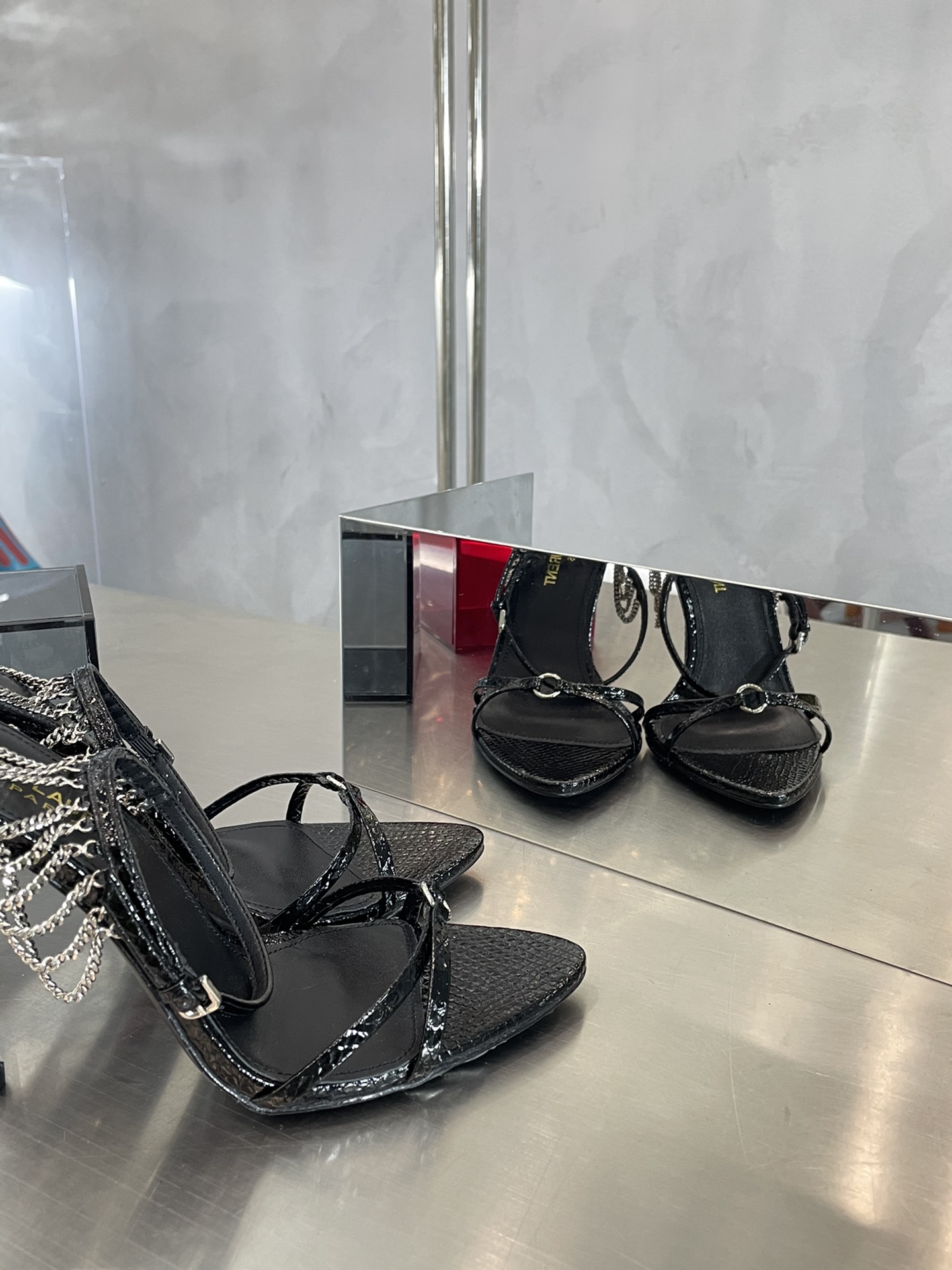 [TOP] Yves Saint Laurent YSL Chain High Heels - GHW & SHW - Black