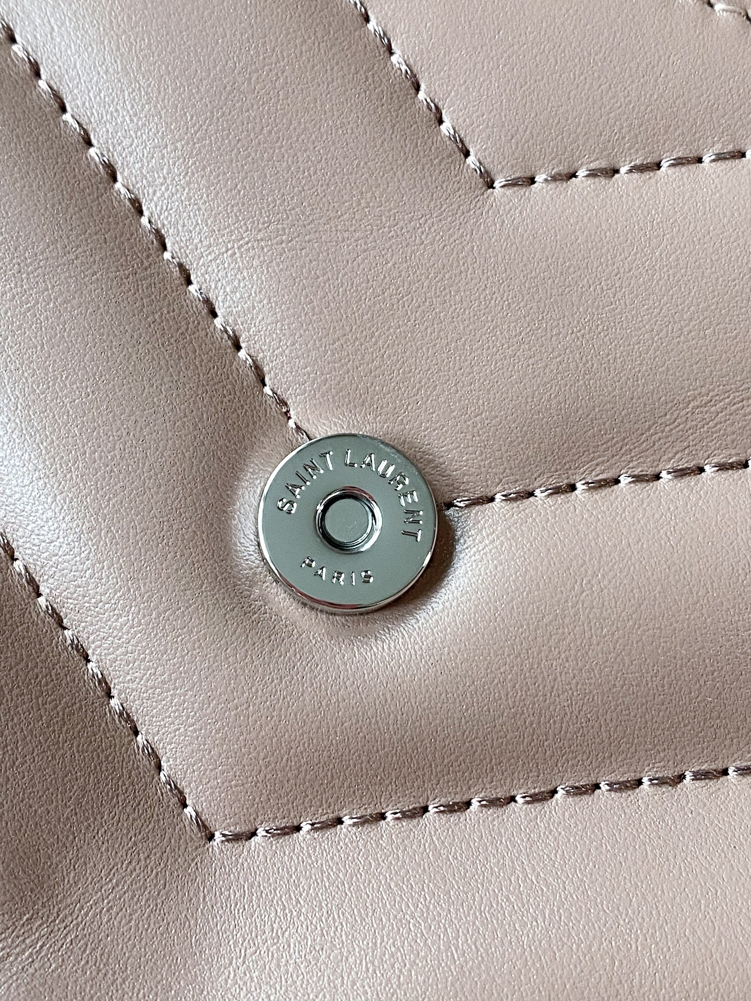 [TOP] Yves Saint Laurent YSL Loulou Toy Bag - Taupe