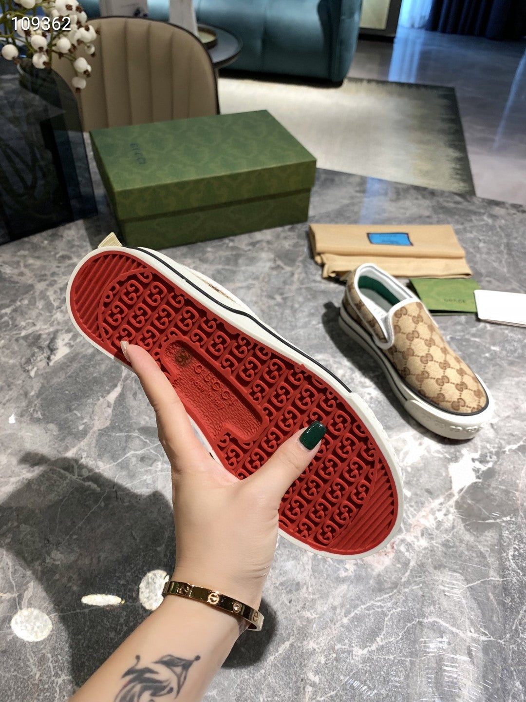 [TOP] GUCCI Tennis Slip On Sneakers 1977