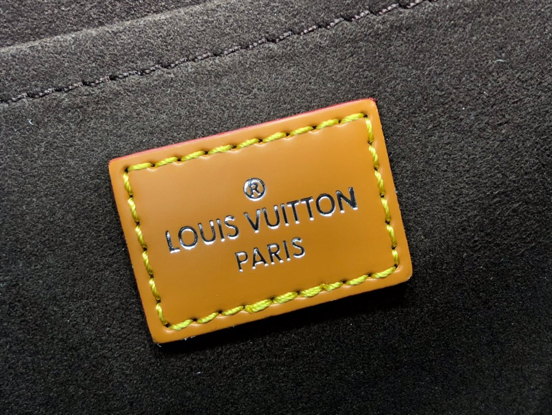 [TOP] Louis Vuitton LV L*V Cluny Epi Leather 20 x 16 x 7.5 cm- Brown