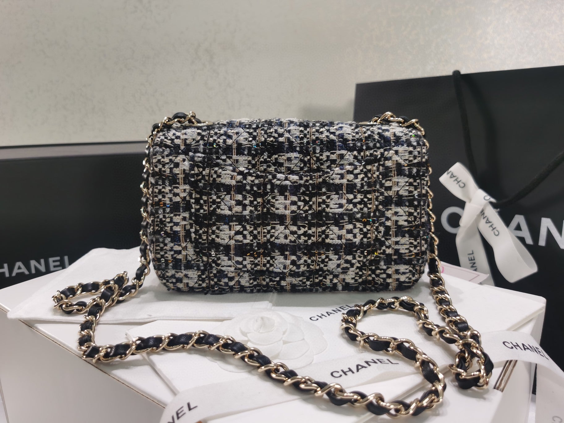 [TOP] CHANEL Classic Flab Glittered-Tweed & GHW Mini 20cm - Navy Blue, Grey, Silver