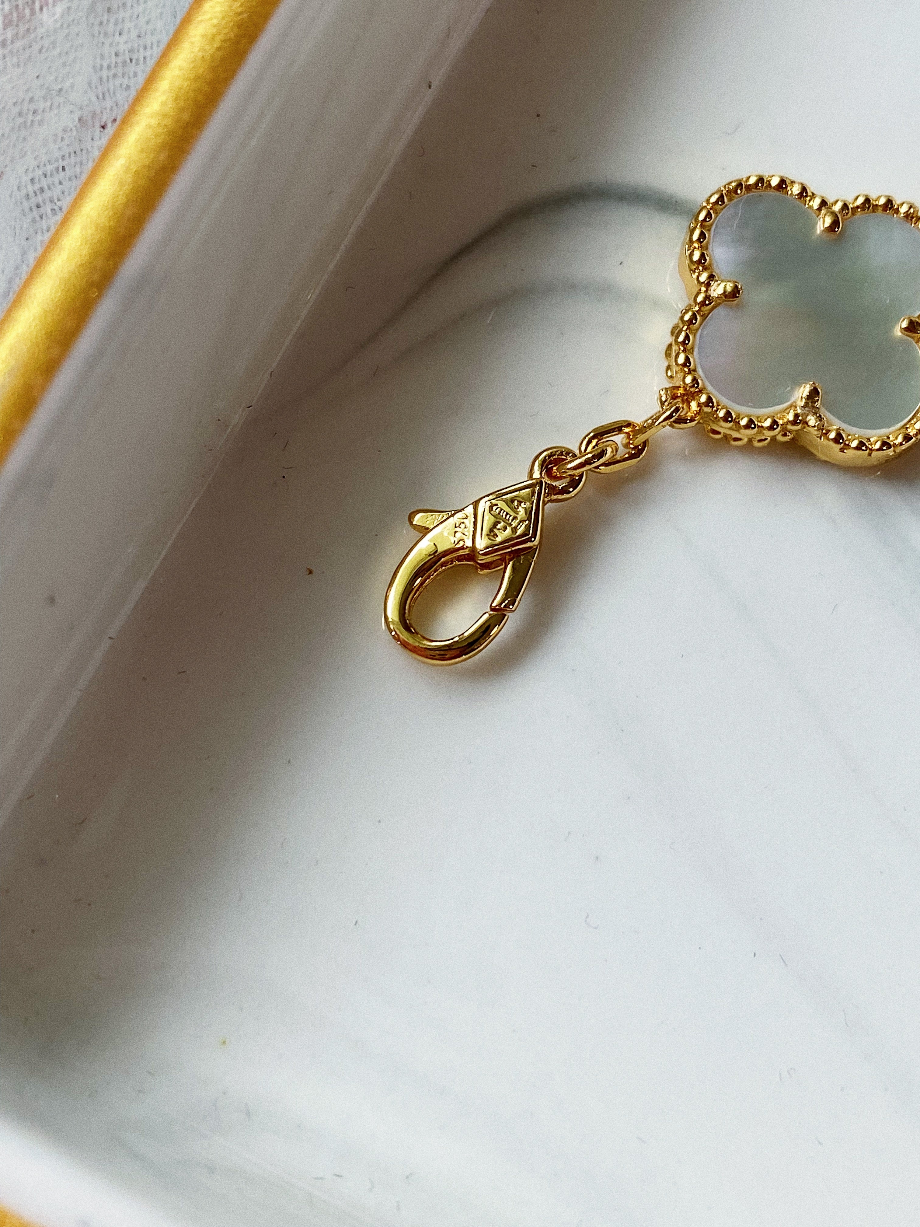 [TOP] Van Cleef & Arpels VCA Mother of Pearl Bracelet - 5 Motifs