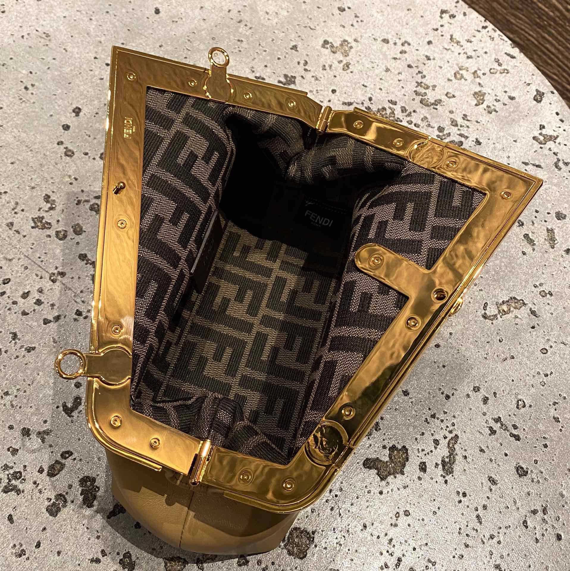 [TOP] FENDI  First Small Bag - Light Brown